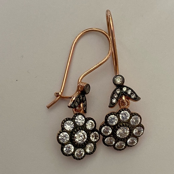 Jewelry - 925 Silver round cz stones halo french wire earrings